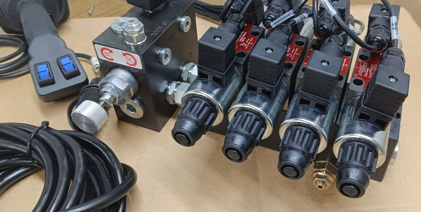 Blocco valvole 4 vie elettrico proporzionale con joystick