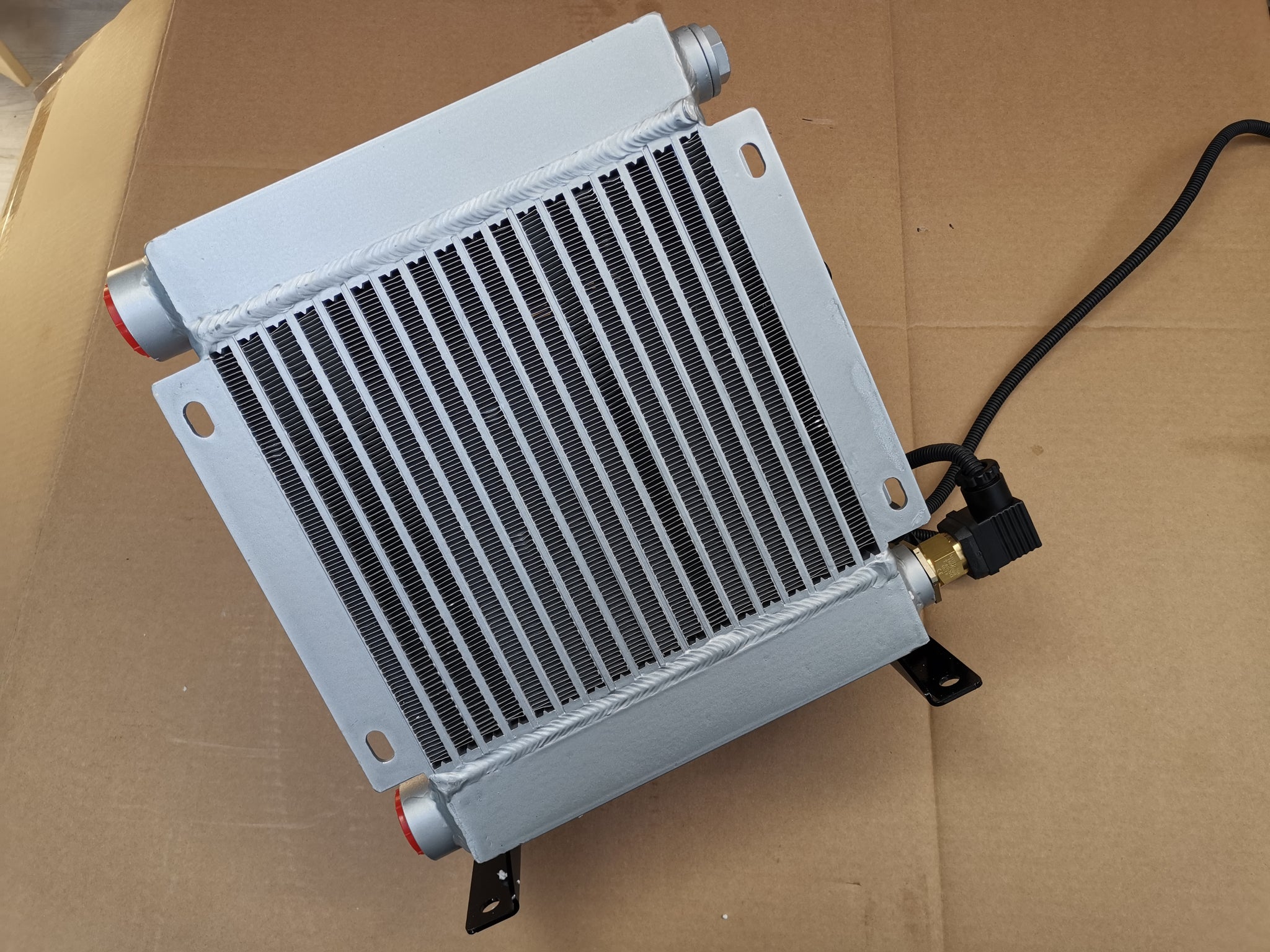 Ölkühler Wärmetauscher Öl/Luft mit Lüfter, Thermostat und Schalter 12V –  Grunemeyer Hydraulik