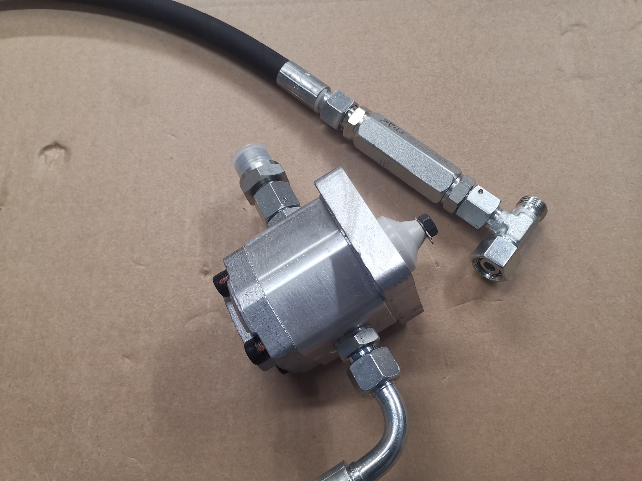 Pompe visseuse sans fil Kipper comme alternative à la pompe manuelle d –  Grunemeyer Hydraulik