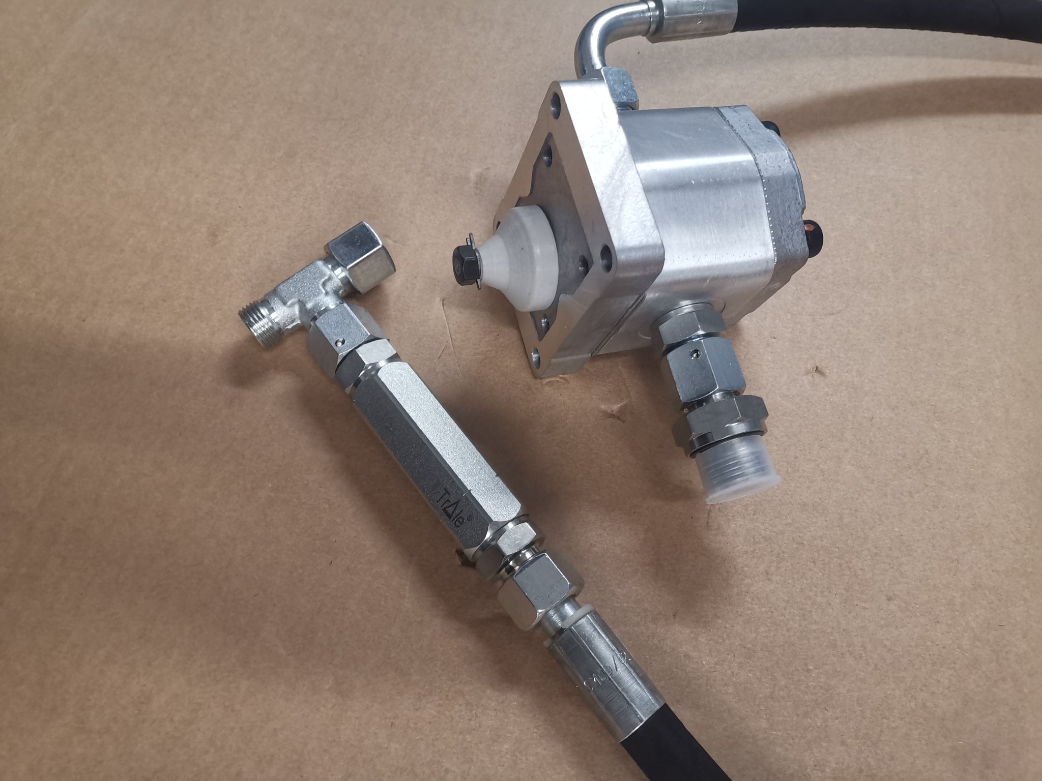 Kipper Akkuschrauber-Pumpe als Alternative zur Handpumpe im SET –  Grunemeyer Hydraulik